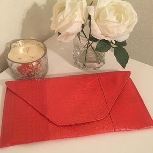NWOT bright orange oversized clutch🔶🔸